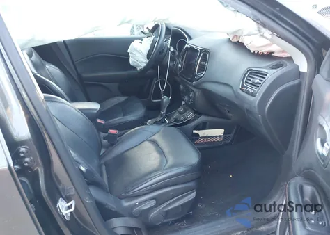 2018 Jeep Compass Limited 4X4 из США, поврежденный, VIN 3C4NJDCB2JT131801